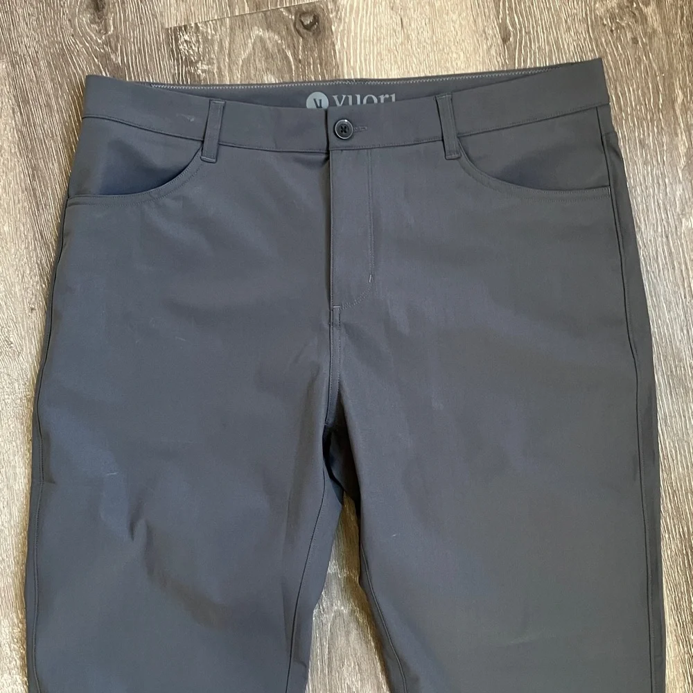 Vuori Meta pants - Picture 3 of 17